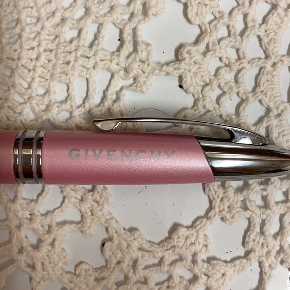 Rare Givenchy pen and keychain set - Picture 5 of 10